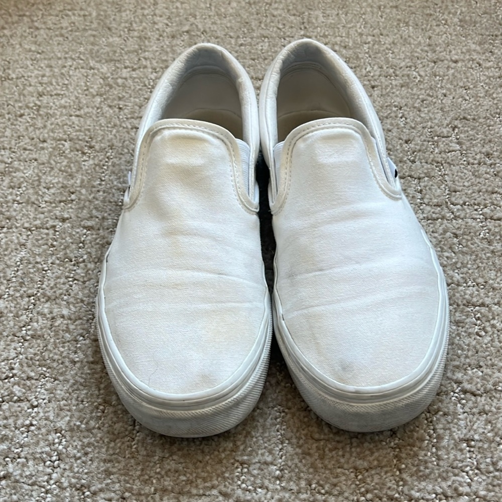 White Slip on Vans Classic